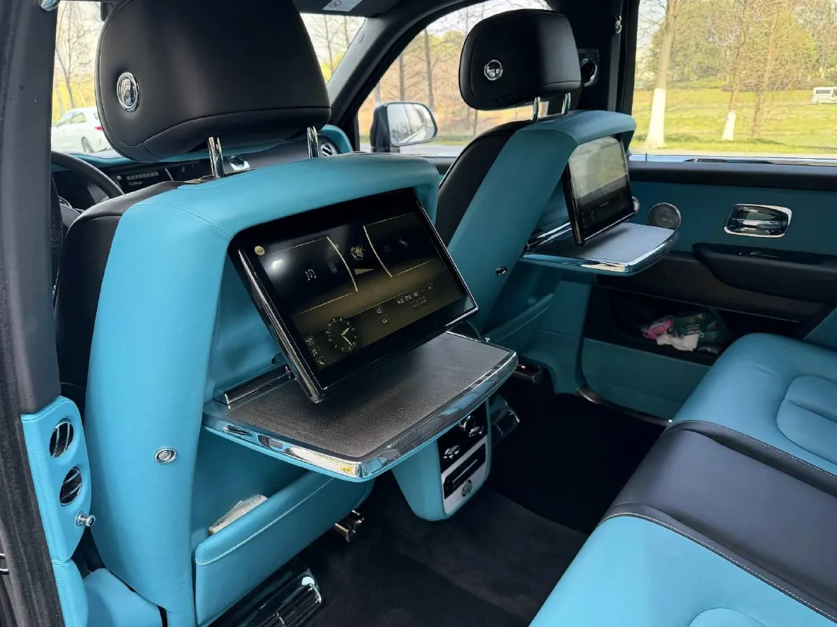 2018 Rolls-Royce Cullinan 6.7T 571HP V12 8AT,autocango,china used car exporter,china ev exporter,chinese used car exporter,chinese used ev exporter