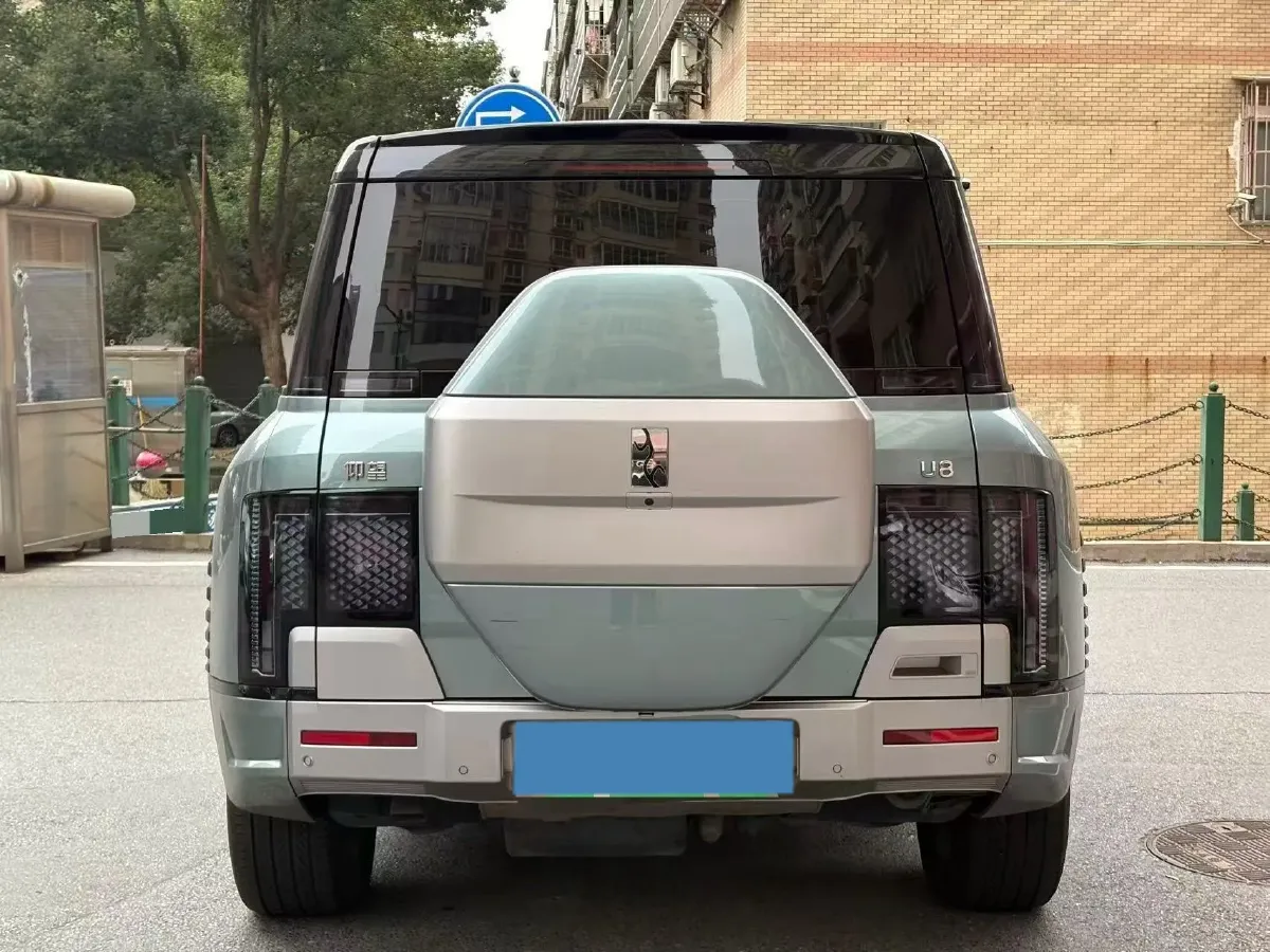 2023 YangWang U8 2.0T 272HP L4 REEV 49.05KWH,autocango,china used car exporter,china ev exporter,chinese used car exporter,chinese used ev exporter