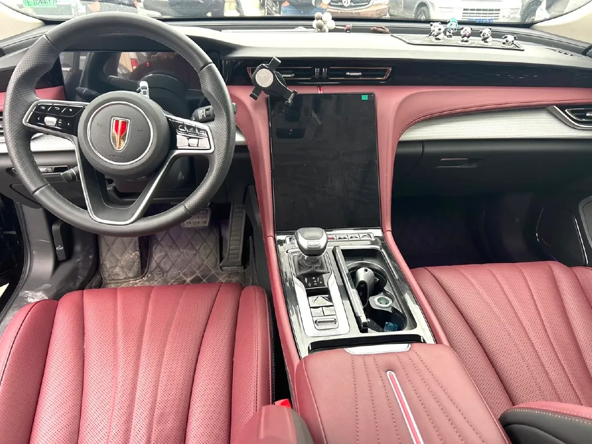 2024 HongQi H5 2.0T 224HP L4 8AT,autocango,china used car exporter,china ev exporter,chinese used car exporter,chinese used ev exporter