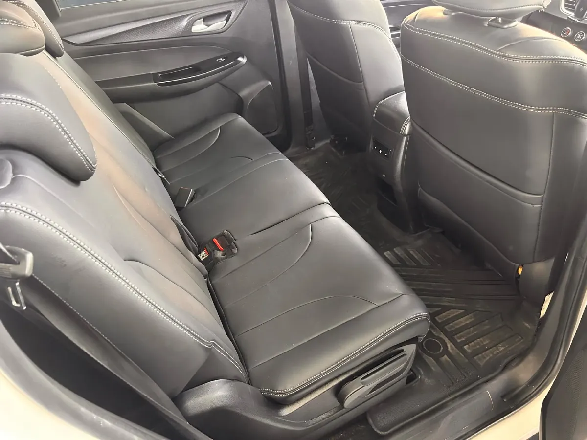 2019 BaoJun 730 1.5T 151HP L4 CVT,autocango,china used car exporter,china ev exporter,chinese used car exporter,chinese used ev exporter