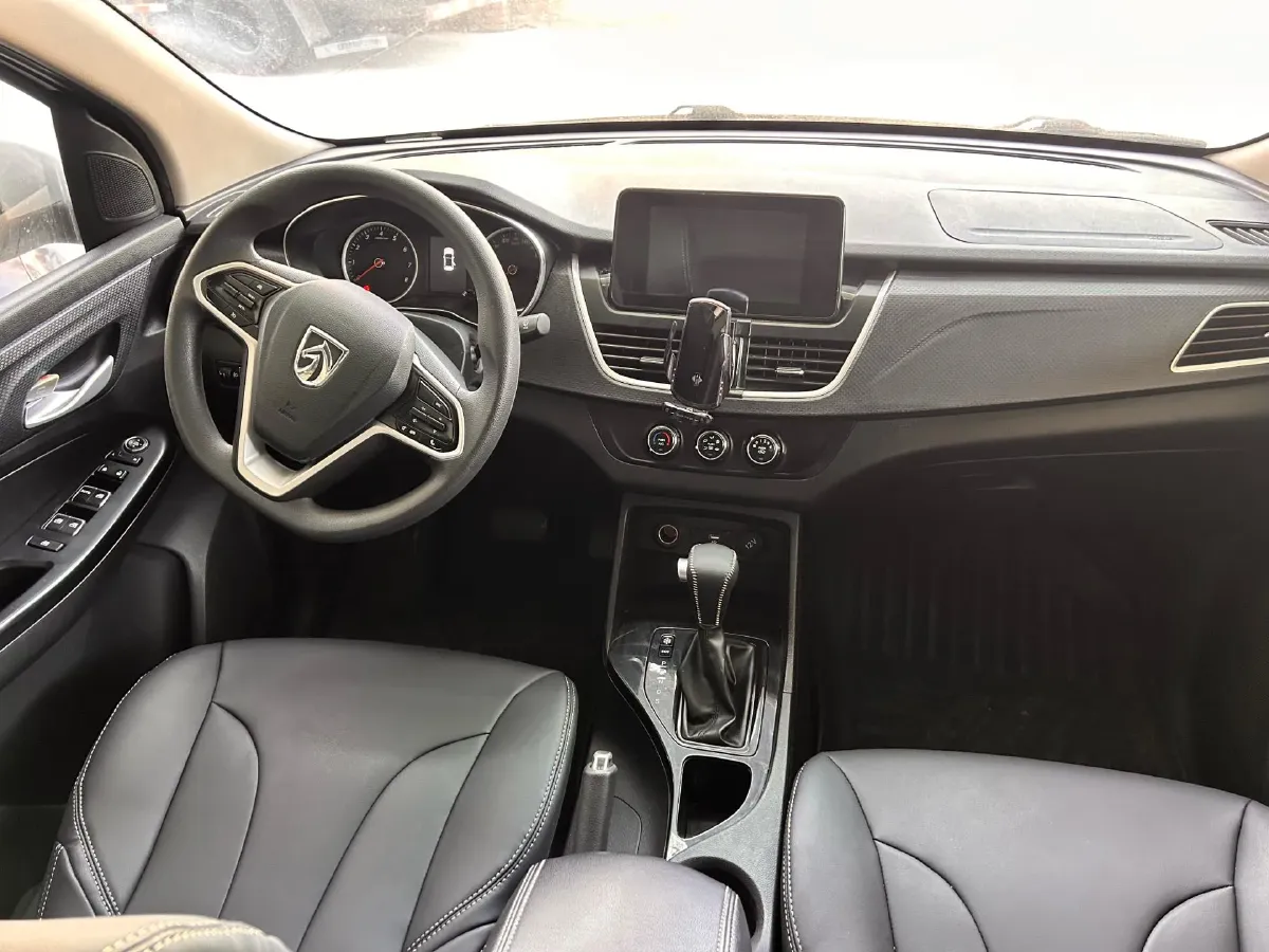 2019 BaoJun 730 1.5T 151HP L4 CVT,autocango,china used car exporter,china ev exporter,chinese used car exporter,chinese used ev exporter