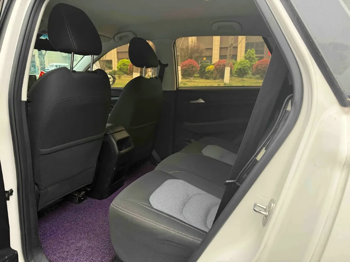 2018 BaoJun 530 1.5T 150HP L4 6MT,autocango,china used car exporter,china ev exporter,chinese used car exporter,chinese used ev exporter