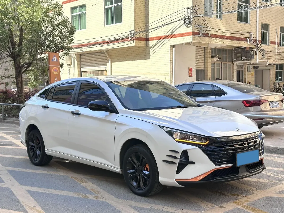 2023 DongFeng Aeolus YiXuan 1.5L 125HP L4 6DCT,autocango,china used car exporter,china ev exporter,chinese used car exporter,chinese used ev exporter