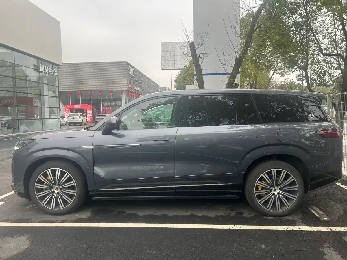 2025 Denza DenzaN9 2.0T 207HP L4 E-CVT PHEV,autocango,china used car exporter,china ev exporter,chinese used car exporter,chinese used ev exporter