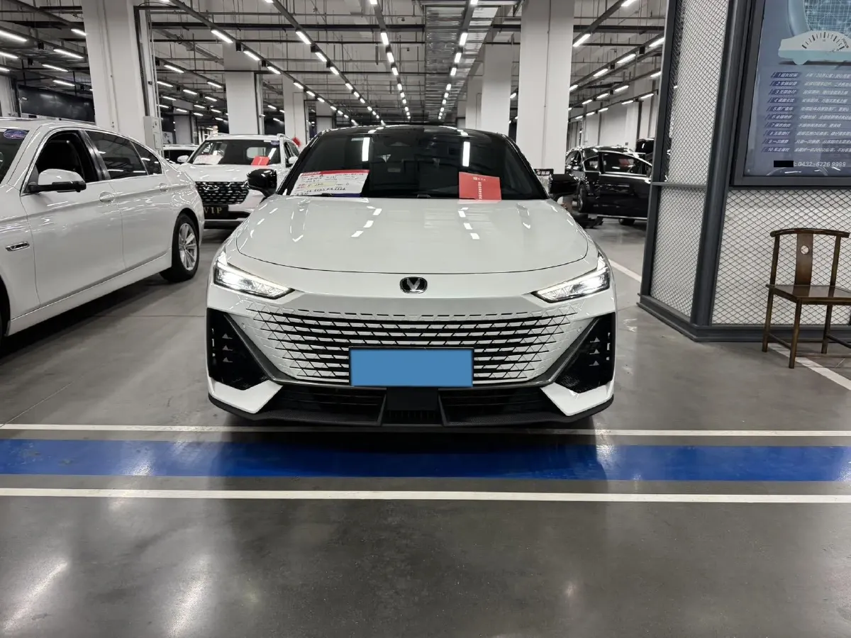 2023 ChangAn UNI-V 1.5T 188HP L4 7DCT,autocango,china used car exporter,china ev exporter,chinese used car exporter,chinese used ev exporter