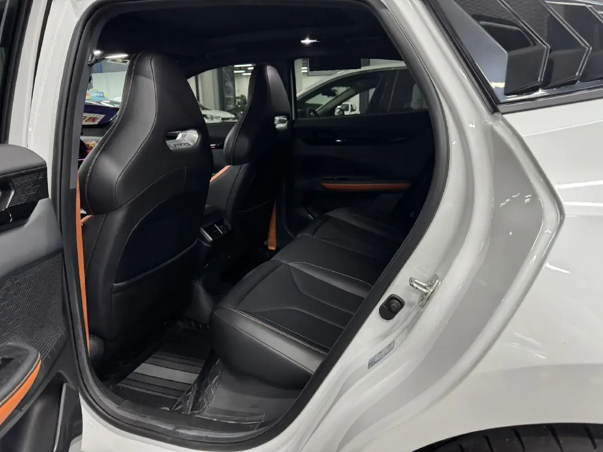 2023 ChangAn UNI-V 1.5T 188HP L4 7DCT,autocango,china used car exporter,china ev exporter,chinese used car exporter,chinese used ev exporter