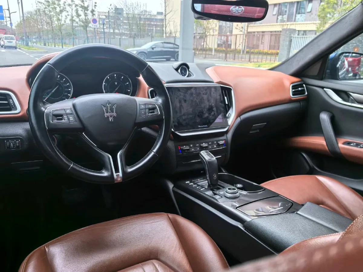 2022 Audi Q7 2.0T 245HP L4 8AT,autocango,china used car exporter,china ev exporter,chinese used car exporter,chinese used ev exporter