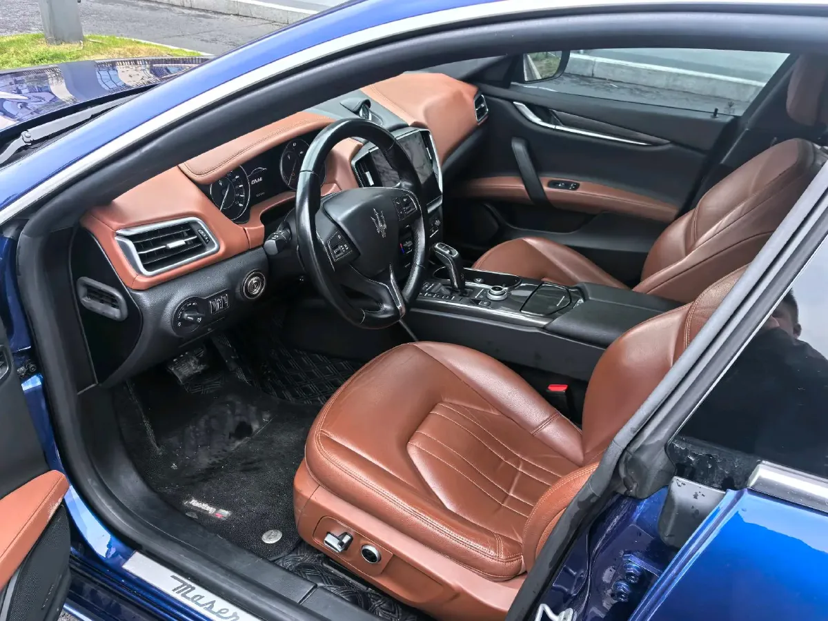 2022 Audi Q7 2.0T 245HP L4 8AT,autocango,china used car exporter,china ev exporter,chinese used car exporter,chinese used ev exporter