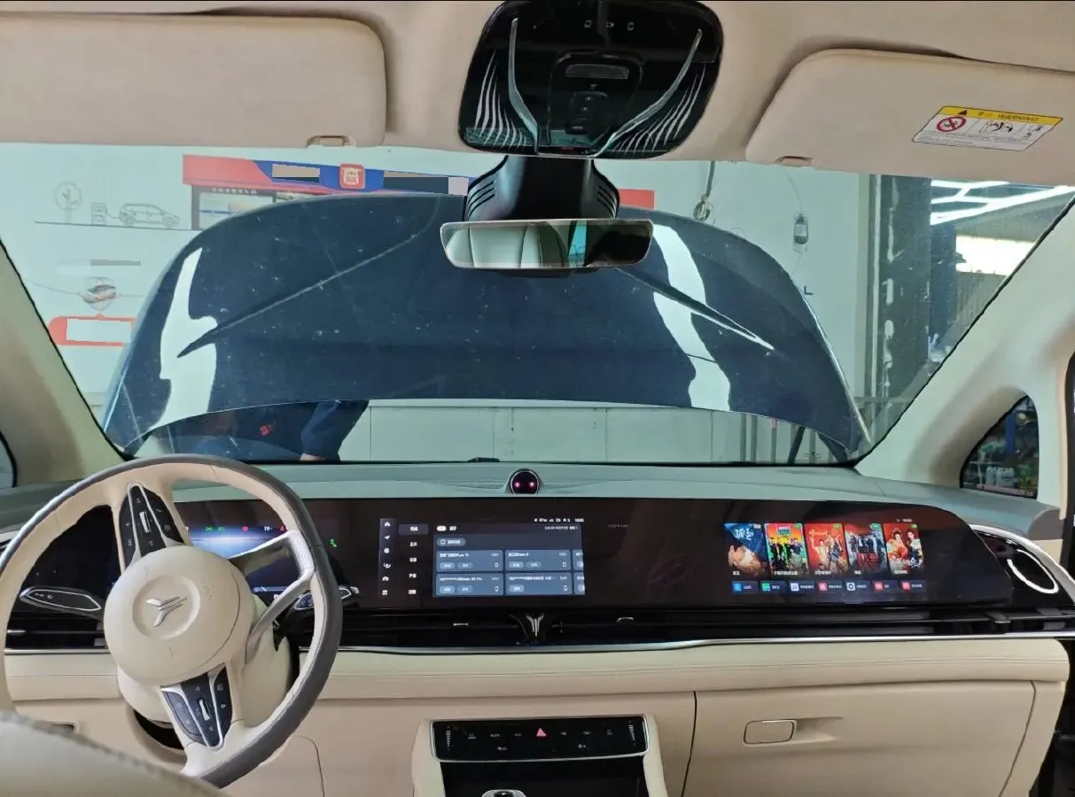 2024 Voyah Dream 1.5T 150HP L4 PHEV 43KWH,autocango,china used car exporter,china ev exporter,chinese used car exporter,chinese used ev exporter