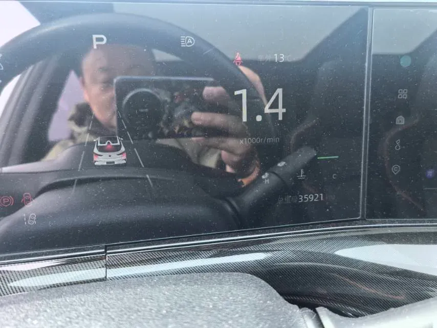 2022 ChangAn UNI-T 1.5T 188HP L4 7DCT,autocango,china used car exporter,china ev exporter,chinese used car exporter,chinese used ev exporter