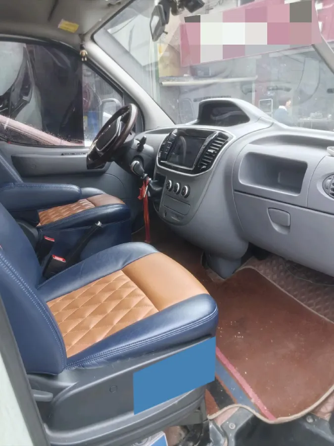 2021 MAXUS XinTu V80 2.0T 139HP L4 6MT,autocango,china used car exporter,china ev exporter,chinese used car exporter,chinese used ev exporter
