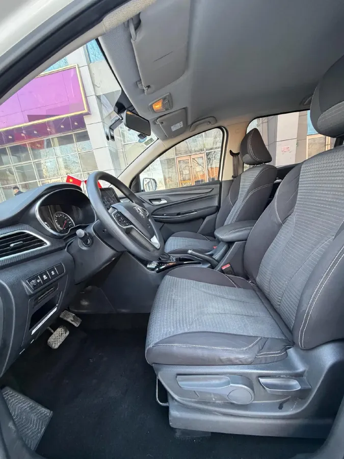 2019 BaoJun 730 1.5T 151HP L4 CVT,autocango,china used car exporter,china ev exporter,chinese used car exporter,chinese used ev exporter