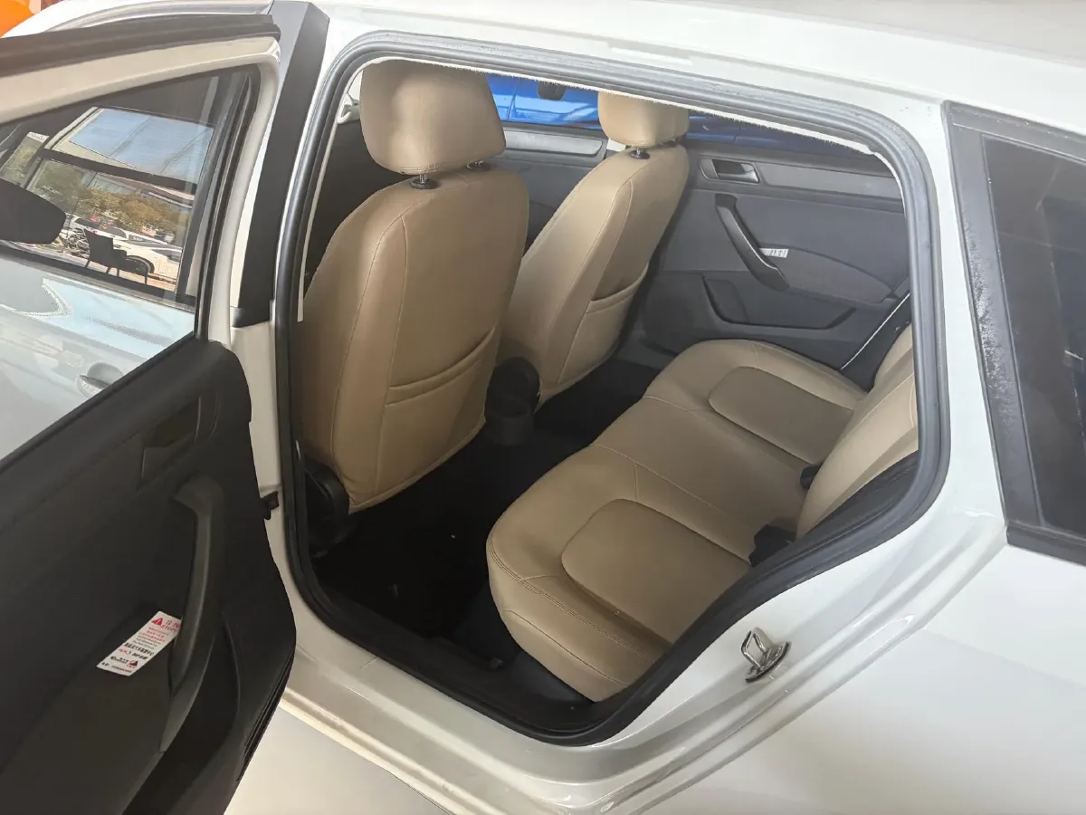 2019 Skoda Rapid Spaceback 1.5L 110HP L4 6AT,autocango,china used car exporter,china ev exporter,chinese used car exporter,chinese used ev exporter