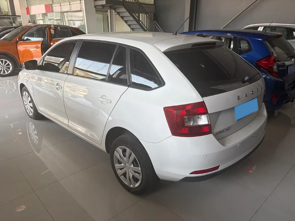 2019 Skoda Rapid Spaceback 1.5L 110HP L4 6AT,autocango,china used car exporter,china ev exporter,chinese used car exporter,chinese used ev exporter