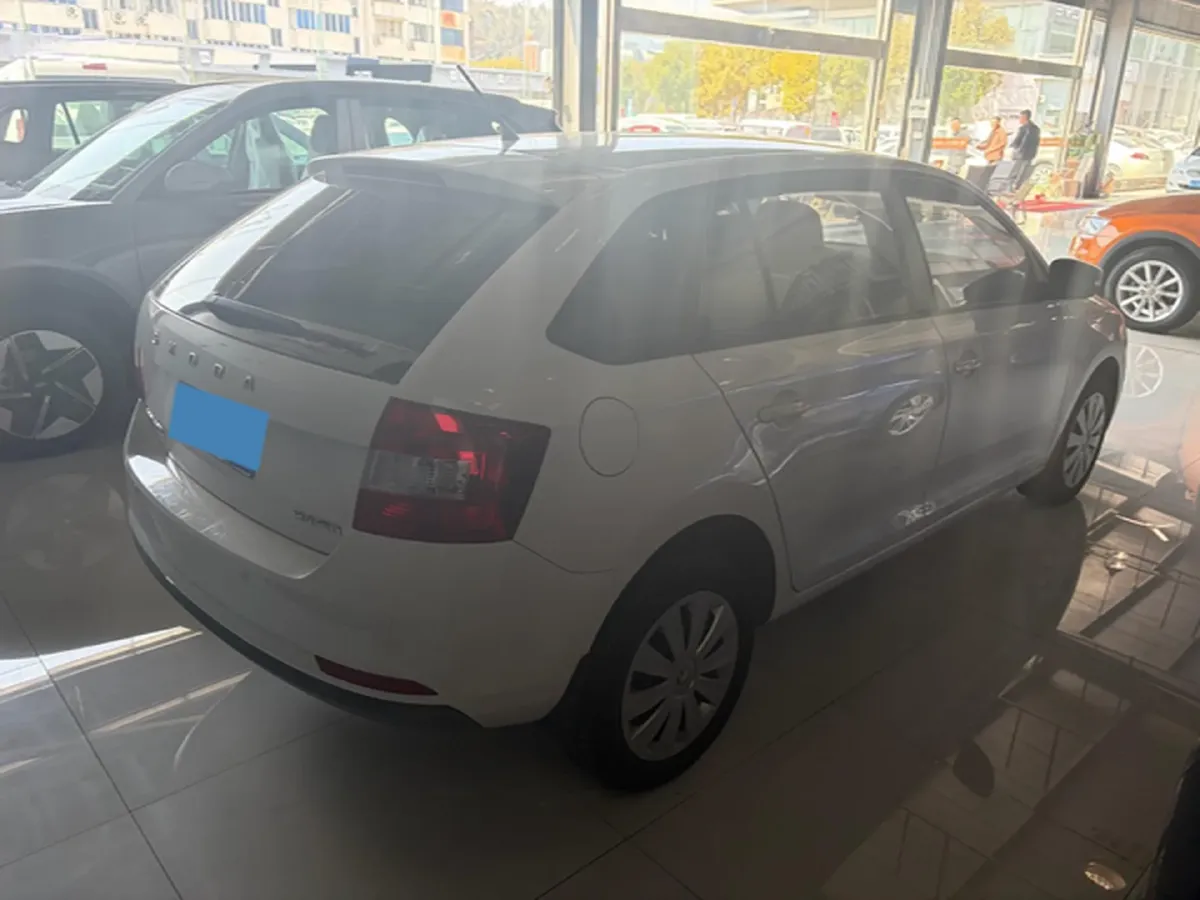 2019 Skoda Rapid Spaceback 1.5L 110HP L4 6AT,autocango,china used car exporter,china ev exporter,chinese used car exporter,chinese used ev exporter