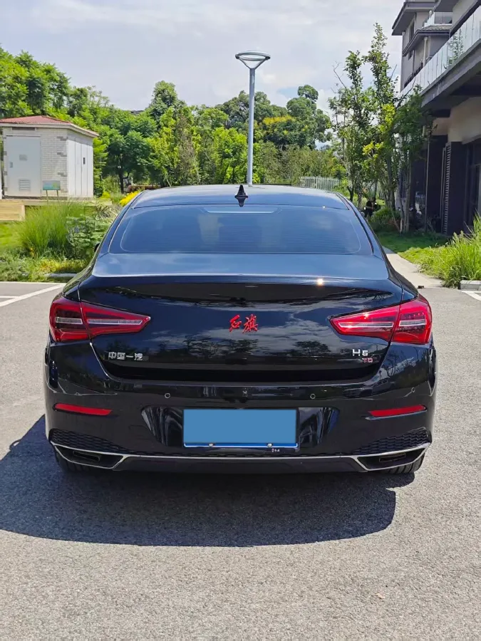 2022 HongQi H5 1.5T 169HP L4 7DCT,autocango,china used car exporter,china ev exporter,chinese used car exporter,chinese used ev exporter