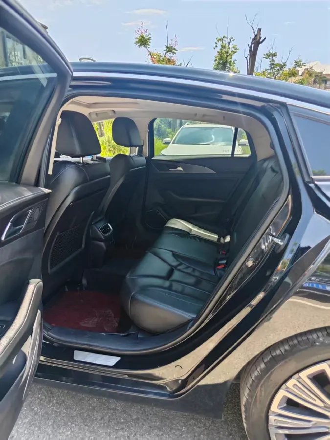 2022 HongQi H5 1.5T 169HP L4 7DCT,autocango,china used car exporter,china ev exporter,chinese used car exporter,chinese used ev exporter