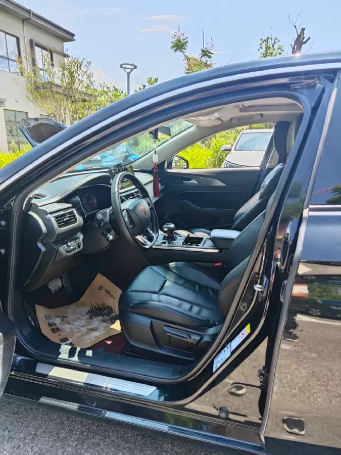 2022 HongQi H5 1.5T 169HP L4 7DCT,autocango,china used car exporter,china ev exporter,chinese used car exporter,chinese used ev exporter