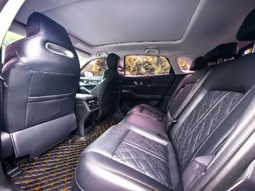 2021 ChangAn UNI-K 2.0T 233HP L4 8AT,autocango,china used car exporter,china ev exporter,chinese used car exporter,chinese used ev exporter