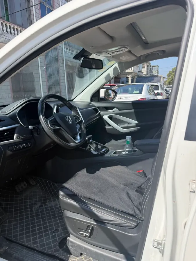 2021 BaoJun 530 1.5T 147HP L4 CVT,autocango,china used car exporter,china ev exporter,chinese used car exporter,chinese used ev exporter