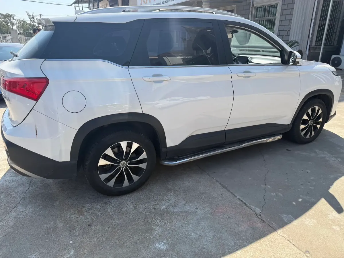 2021 BaoJun 530 1.5T 147HP L4 CVT,autocango,china used car exporter,china ev exporter,chinese used car exporter,chinese used ev exporter