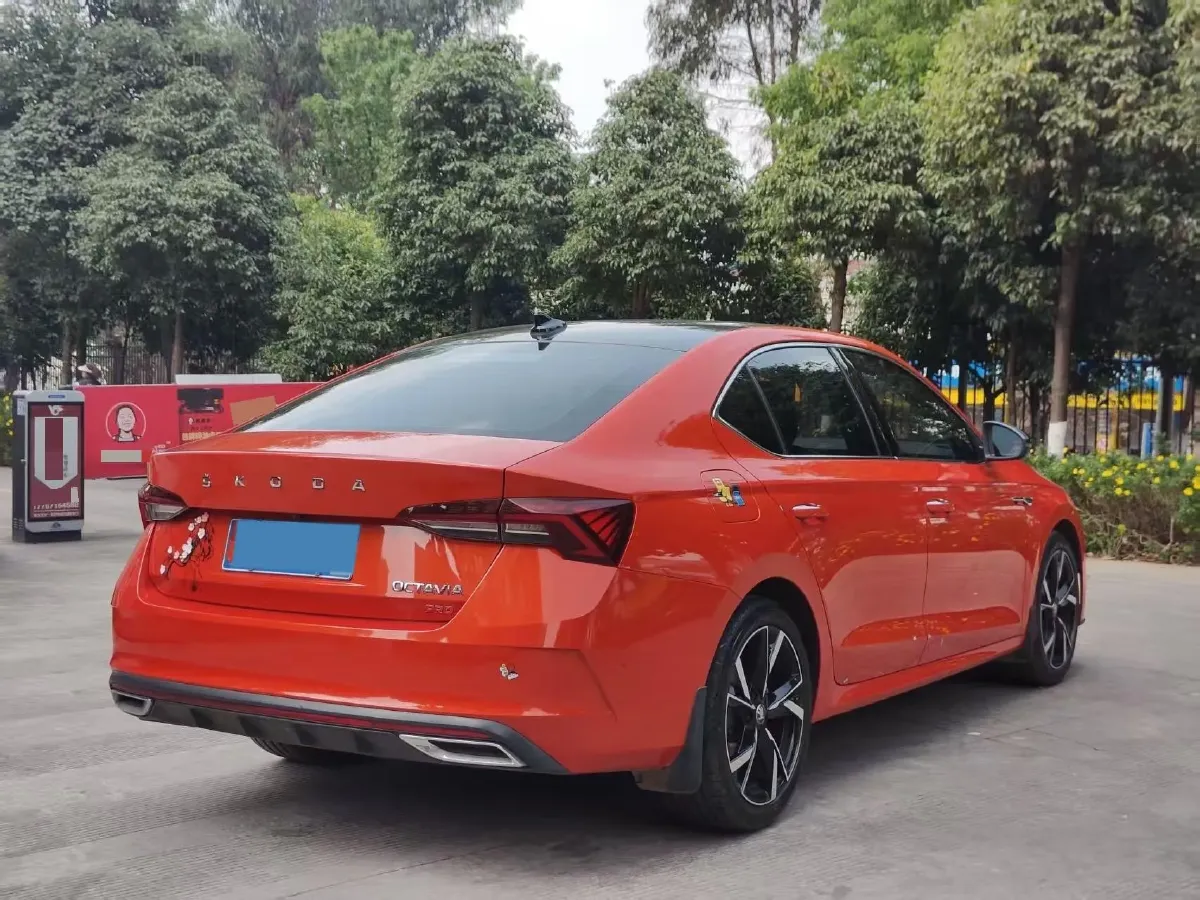 2021 Skoda Octavia 1.4T 150HP L4 7DCT,autocango,china used car exporter,china ev exporter,chinese used car exporter,chinese used ev exporter