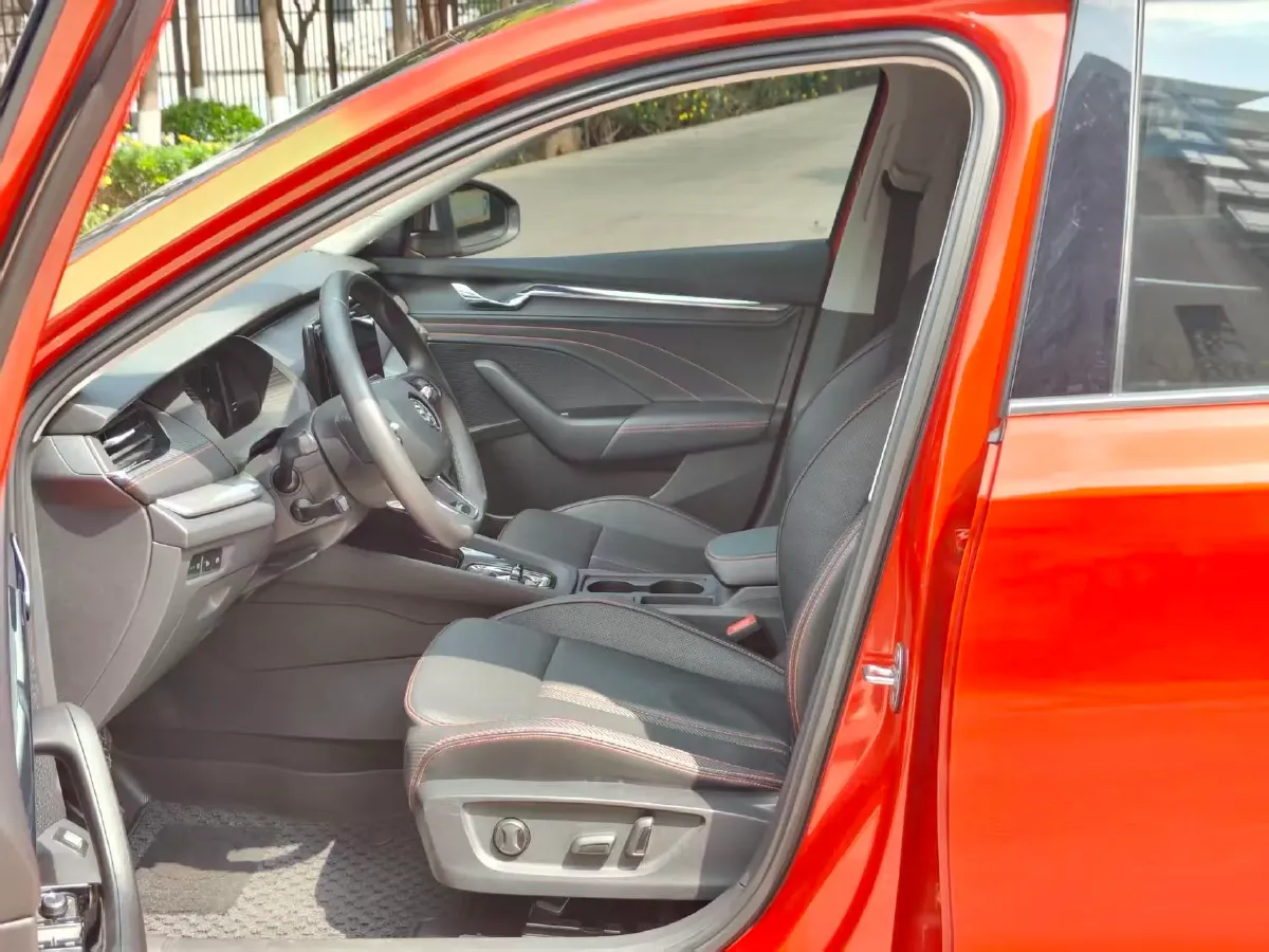 2021 Skoda Octavia 1.4T 150HP L4 7DCT,autocango,china used car exporter,china ev exporter,chinese used car exporter,chinese used ev exporter