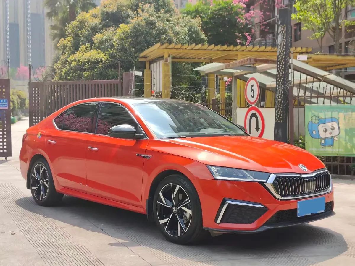 2021 Skoda Octavia 1.4T 150HP L4 7DCT,autocango,china used car exporter,china ev exporter,chinese used car exporter,chinese used ev exporter