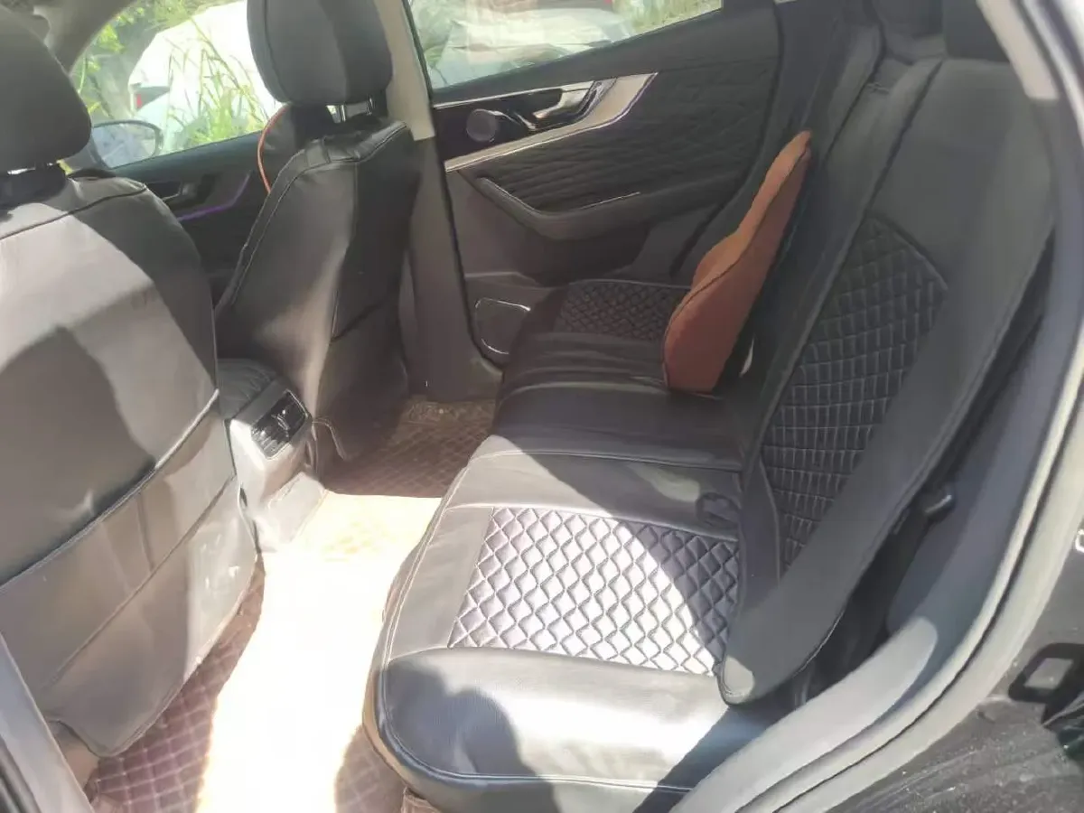 2022 HongQi HS5 2.0T 224HP L4 6AT,autocango,china used car exporter,china ev exporter,chinese used car exporter,chinese used ev exporter