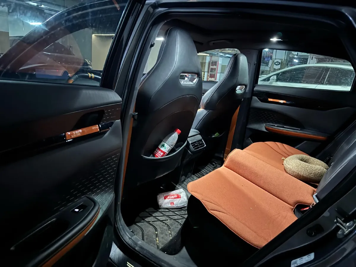 2023 ChangAn UNI-V 1.5T 188HP L4 7DCT,autocango,china used car exporter,china ev exporter,chinese used car exporter,chinese used ev exporter