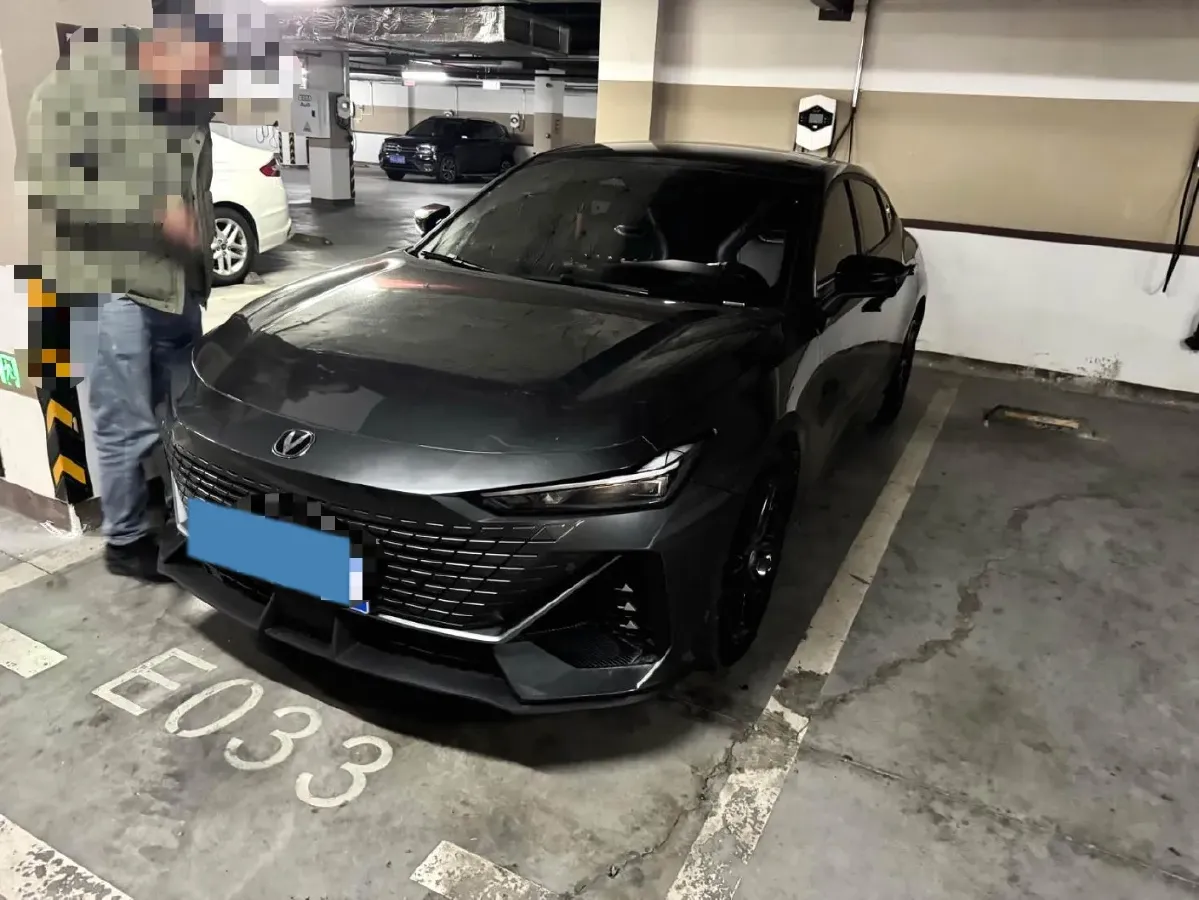 2023 ChangAn UNI-V 1.5T 188HP L4 7DCT,autocango,china used car exporter,china ev exporter,chinese used car exporter,chinese used ev exporter