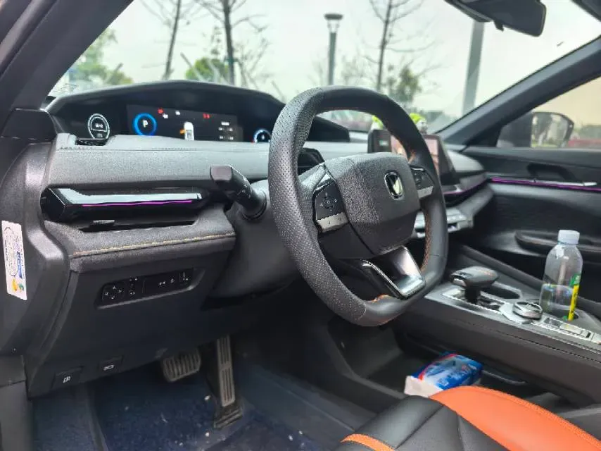 2024 ChangAn UNI-V 1.5T 188HP L4 7DCT,autocango,china used car exporter,china ev exporter,chinese used car exporter,chinese used ev exporter