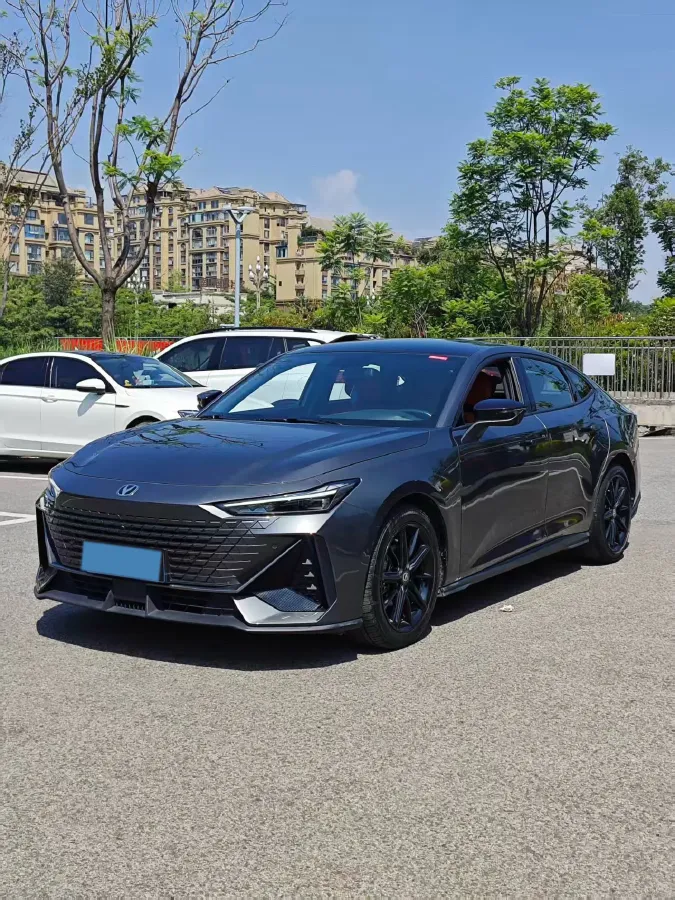 2023 ChangAn UNI-V 1.5T 188HP L4 7DCT,autocango,china used car exporter,china ev exporter,chinese used car exporter,chinese used ev exporter