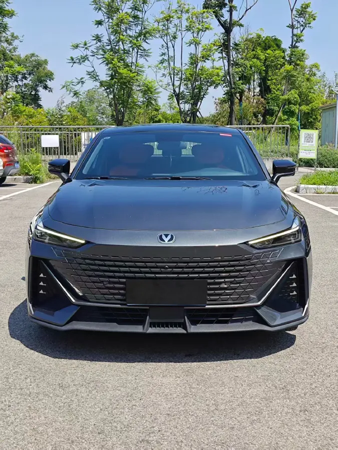 2023 ChangAn UNI-V 1.5T 188HP L4 7DCT,autocango,china used car exporter,china ev exporter,chinese used car exporter,chinese used ev exporter