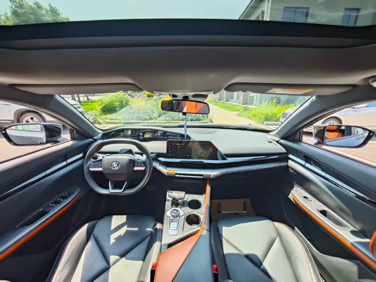 2023 ChangAn UNI-V 1.5T 188HP L4 7DCT,autocango,china used car exporter,china ev exporter,chinese used car exporter,chinese used ev exporter