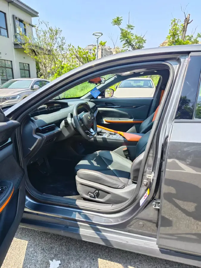 2023 ChangAn UNI-V 1.5T 188HP L4 7DCT,autocango,china used car exporter,china ev exporter,chinese used car exporter,chinese used ev exporter