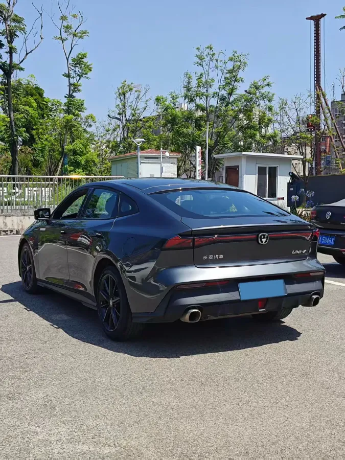 2023 ChangAn UNI-V 1.5T 188HP L4 7DCT,autocango,china used car exporter,china ev exporter,chinese used car exporter,chinese used ev exporter