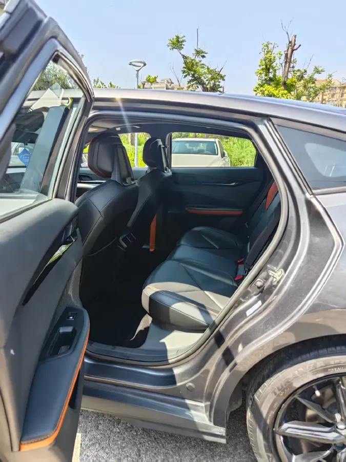 2023 ChangAn UNI-V 1.5T 188HP L4 7DCT,autocango,china used car exporter,china ev exporter,chinese used car exporter,chinese used ev exporter