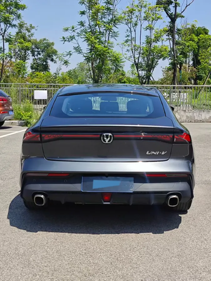 2023 ChangAn UNI-V 1.5T 188HP L4 7DCT,autocango,china used car exporter,china ev exporter,chinese used car exporter,chinese used ev exporter