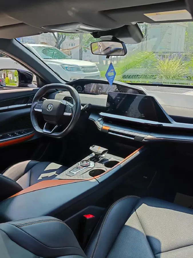 2023 ChangAn UNI-V 1.5T 188HP L4 7DCT,autocango,china used car exporter,china ev exporter,chinese used car exporter,chinese used ev exporter