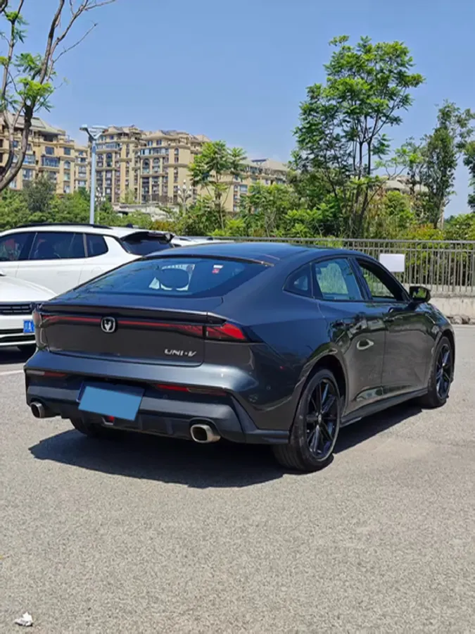 2023 ChangAn UNI-V 1.5T 188HP L4 7DCT,autocango,china used car exporter,china ev exporter,chinese used car exporter,chinese used ev exporter