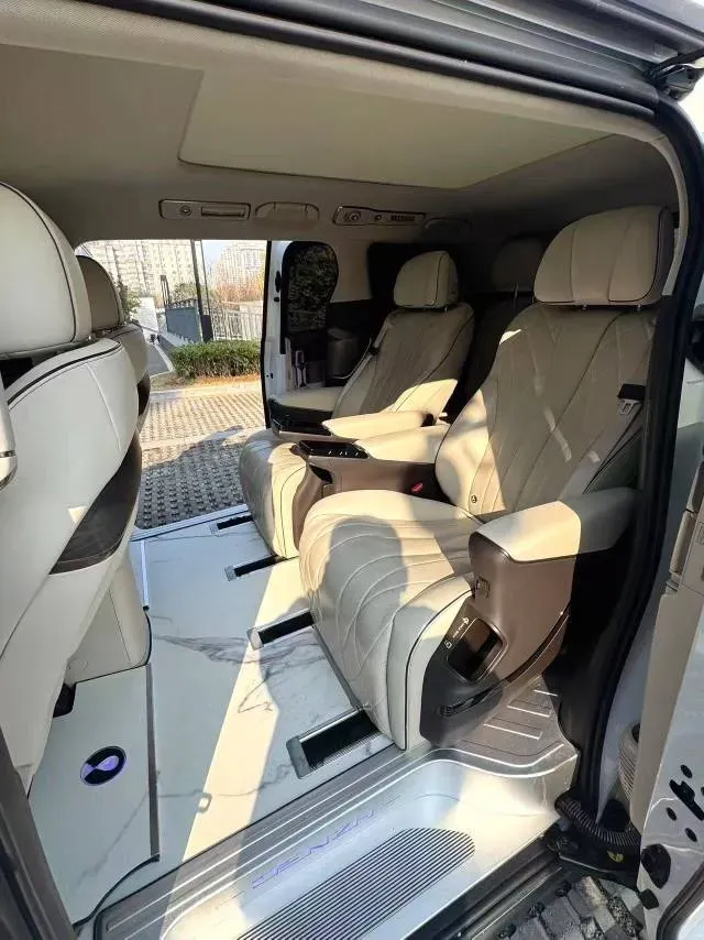 2024 Denza D9 1.5T 139HP L4 E-CVT PHEV 40KWH,autocango,china used car exporter,china ev exporter,chinese used car exporter,chinese used ev exporter