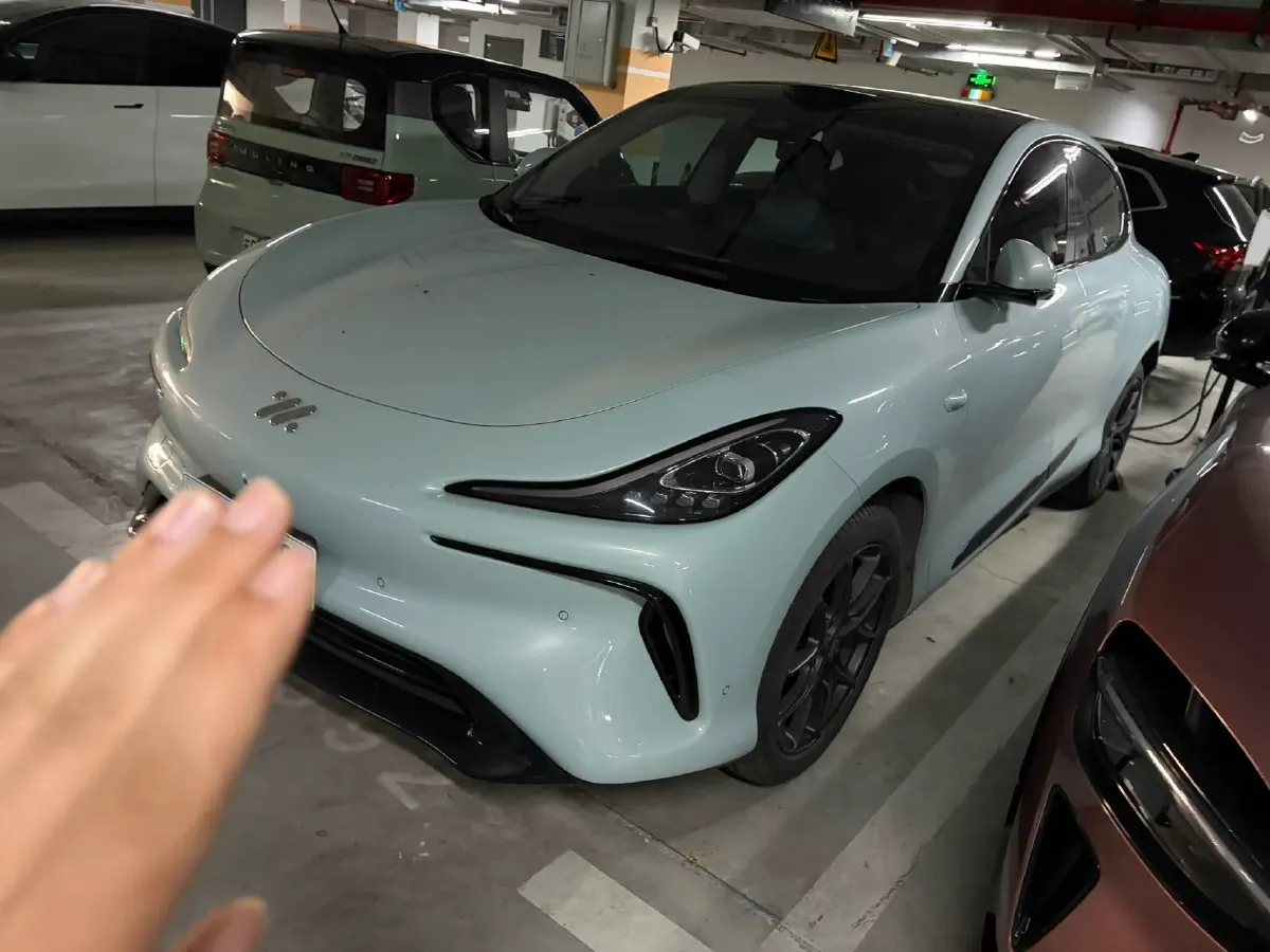 2023 IM LS6 BEV 71KWH,autocango,china used car exporter,china ev exporter,chinese used car exporter,chinese used ev exporter