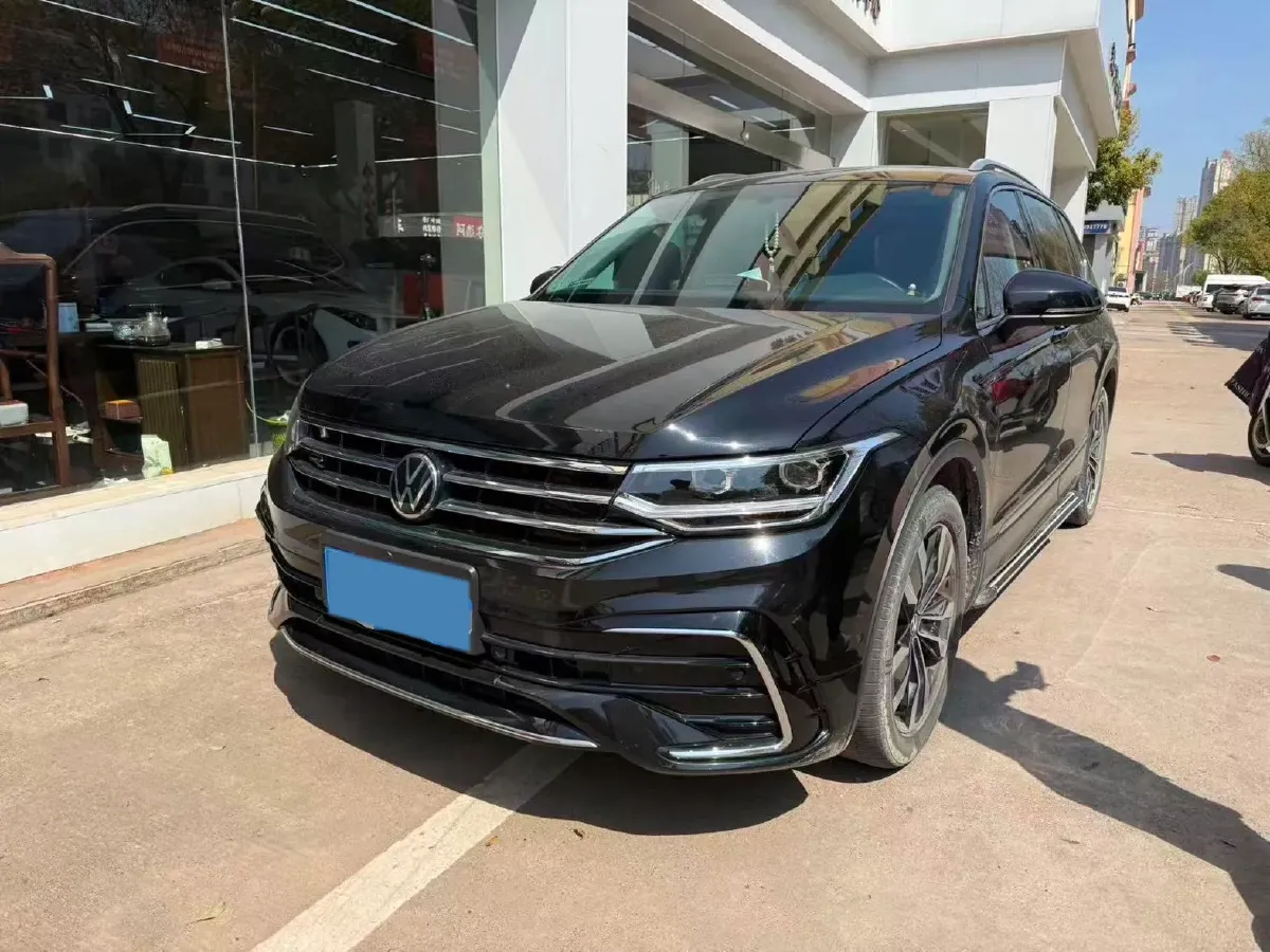 2024 Volkswagen Tiguan L 2.0T 186HP L4 7DCT,autocango,china used car exporter,china ev exporter,chinese used car exporter,chinese used ev exporter