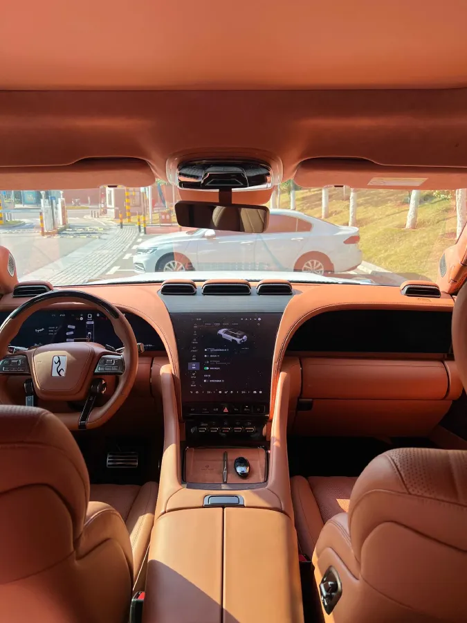 2023 YangWang U8 2.0T 272HP L4 REEV 49.05KWH,autocango,china used car exporter,china ev exporter,chinese used car exporter,chinese used ev exporter