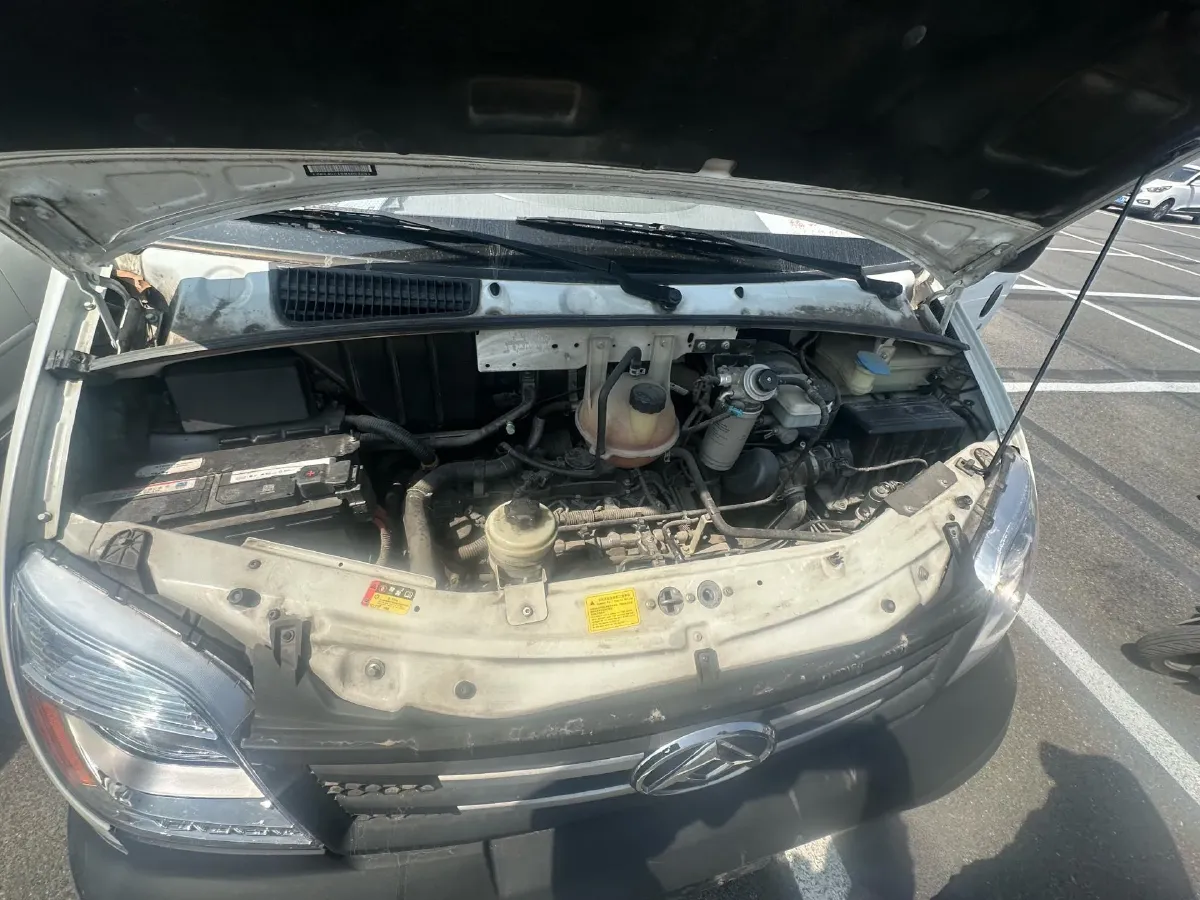 2021 MAXUS XinTu V80 2.0T 139HP L4 6MT,autocango,china used car exporter,china ev exporter,chinese used car exporter,chinese used ev exporter