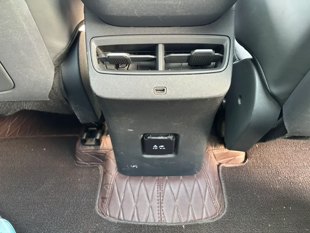 2022 Jetour DASHING 1.6T 197HP L4 7DCT,autocango,china used car exporter,china ev exporter,chinese used car exporter,chinese used ev exporter