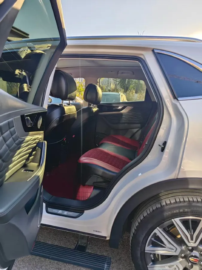 2022 HongQi HS5 2.0T 224HP L4 6AT,autocango,china used car exporter,china ev exporter,chinese used car exporter,chinese used ev exporter