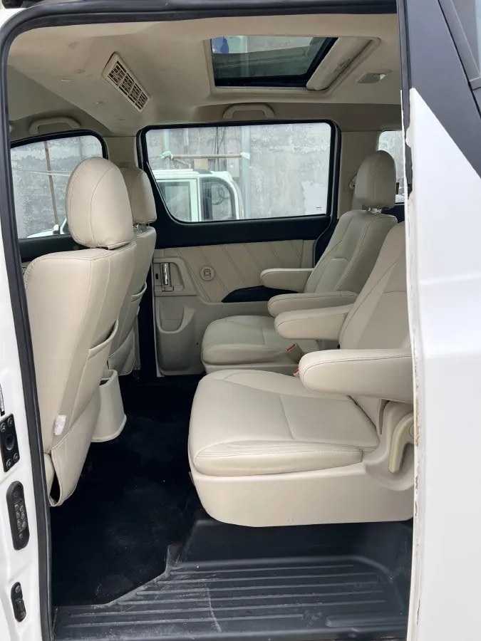 2018 Yema SiPaiKa 1.5L 112HP L4 5MT,autocango,china used car exporter,china ev exporter,chinese used car exporter,chinese used ev exporter