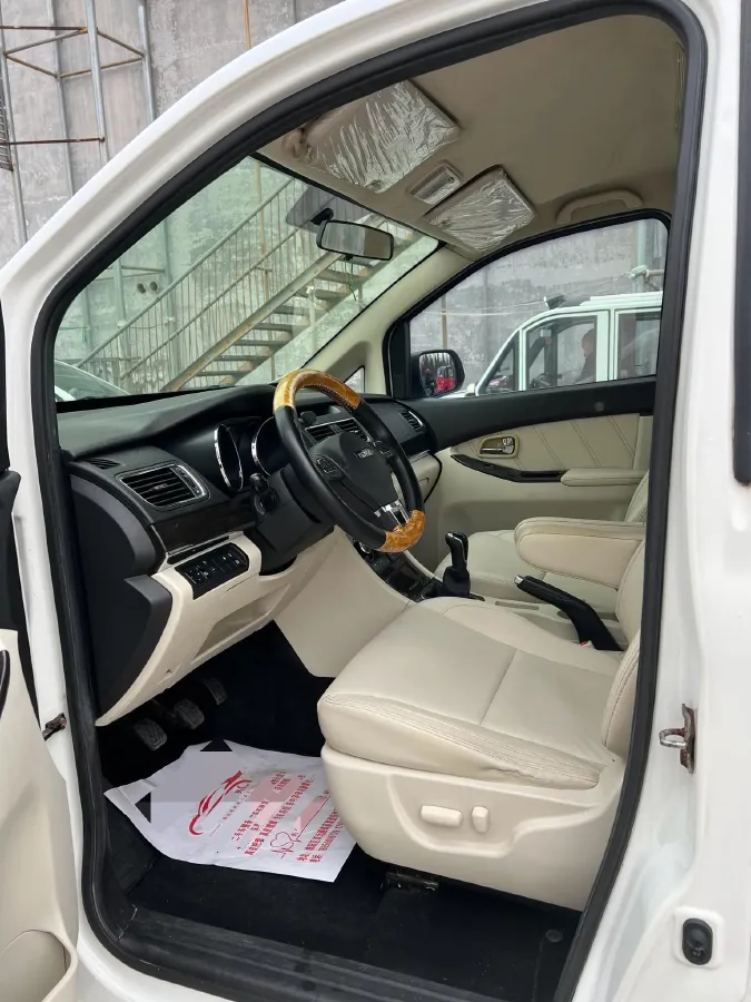 2018 Yema SiPaiKa 1.5L 112HP L4 5MT,autocango,china used car exporter,china ev exporter,chinese used car exporter,chinese used ev exporter